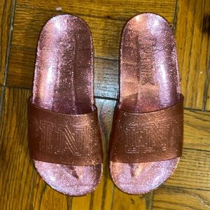VS PINK Slides